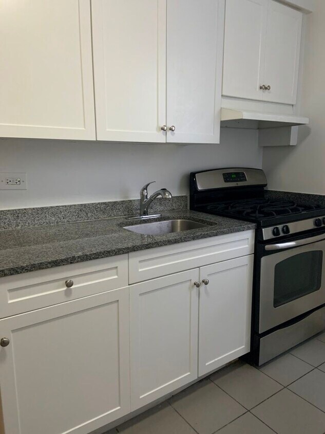 Foto principal - 102-45 62nd Rd