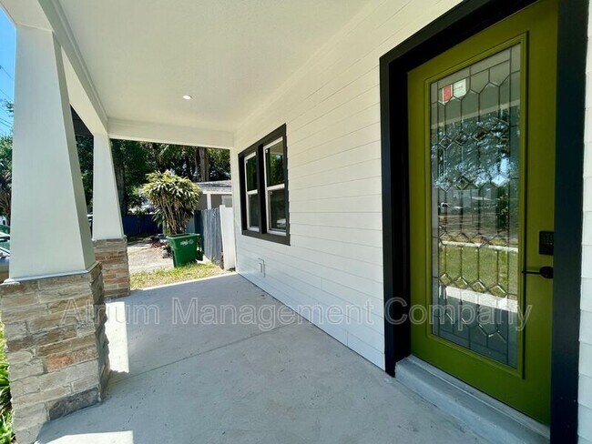 Foto del edificio - 6712 Harper St