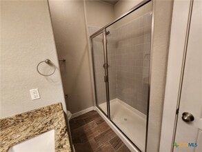 Building Photo - 530 Creekside Frst