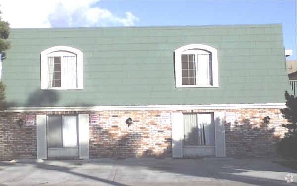 Building Photo - 4621 32nd St