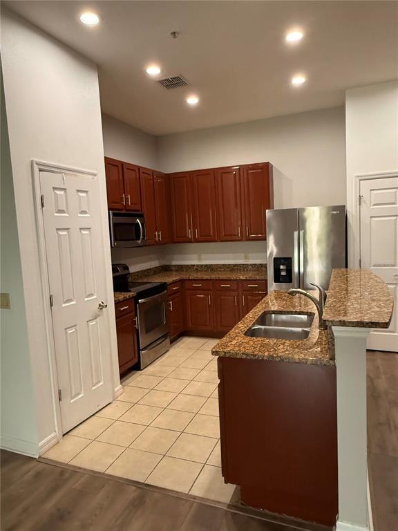 Foto del edificio - 3712 Avalon Park E Blvd