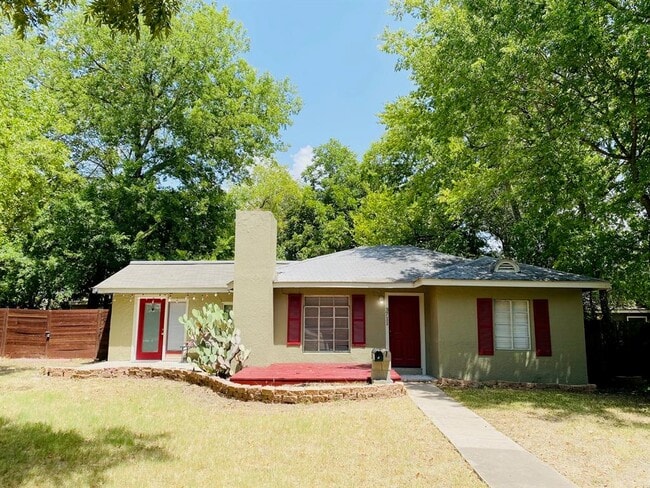 Building Photo - 3711 Vineland Dr