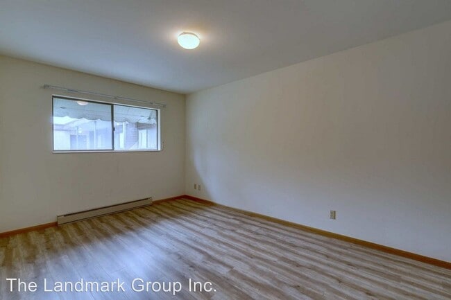 Building Photo - 13322 Greenwood Ave N