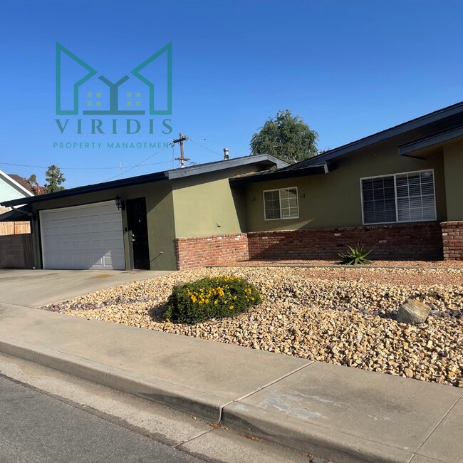 Building Photo - 3719 Redlands Dr