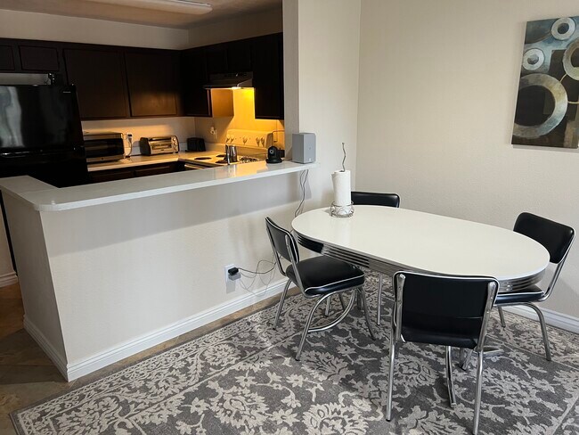 Foto del edificio - 8889 Caminito Plaza Centro