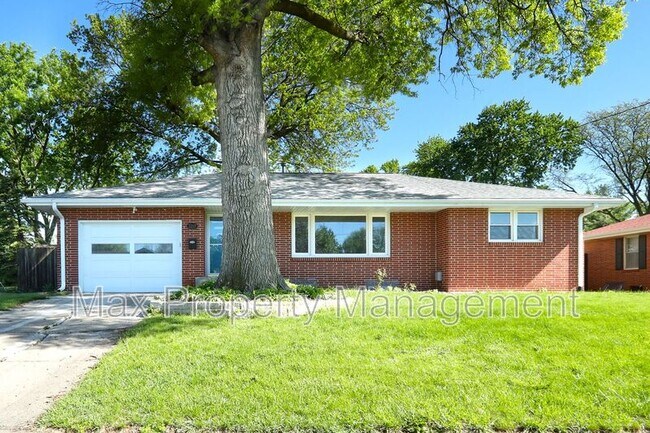 Building Photo - 7217 Maple Dr
