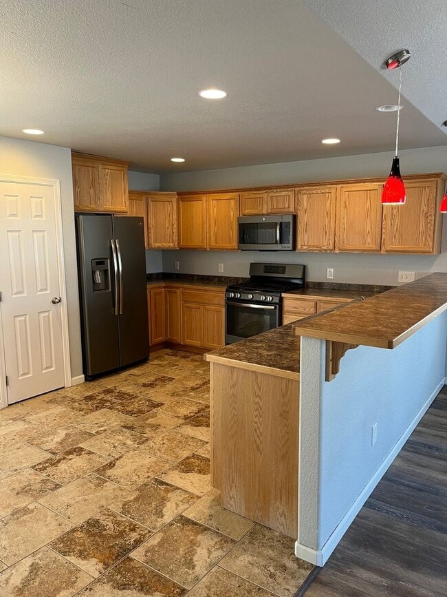 Building Photo - 3 Bedroom 2 Bathroom Home in the South Sub...