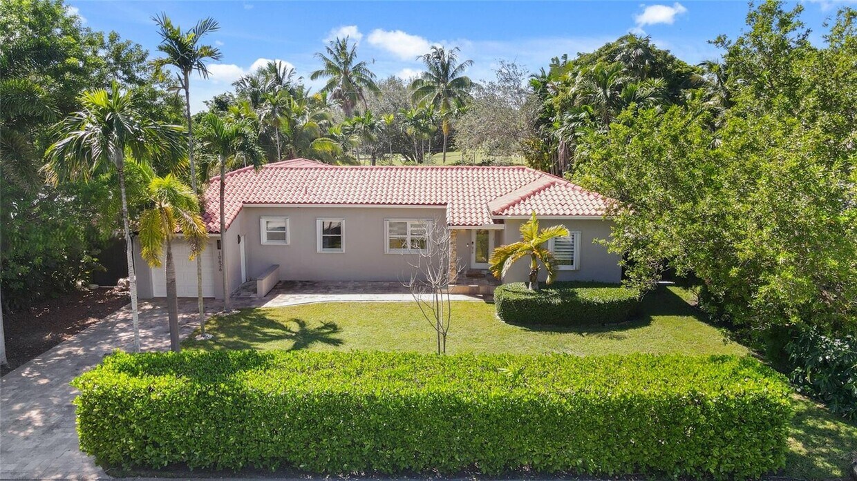 Foto principal - 10626 NE 10th Ct
