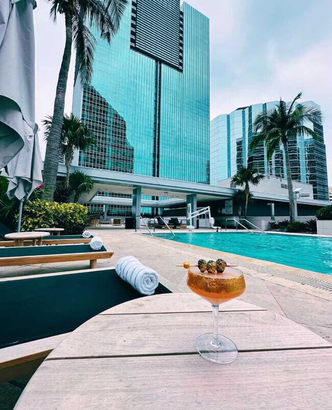 Foto del edificio - 1395 Brickell Ave