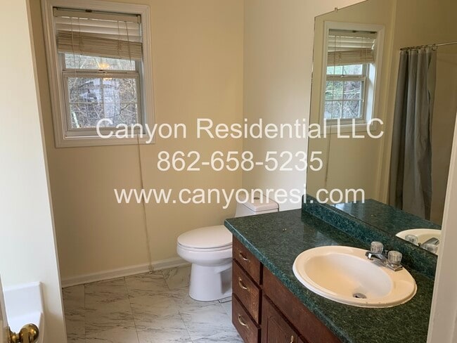 Foto del edificio - 125 Bay Ct Dr