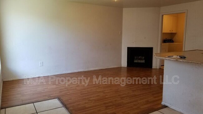 Foto del edificio - 196 E Baird Ave