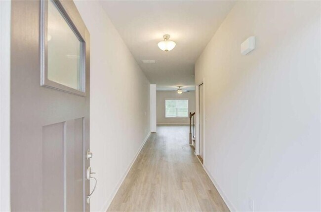 Foto del edificio - 6396 Pine St