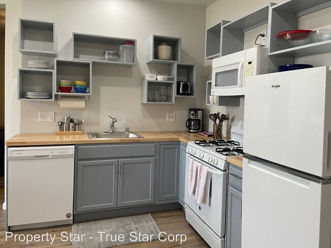 Building Photo - 1 br, 1 bath House - 20854 Oak Pass Ave.