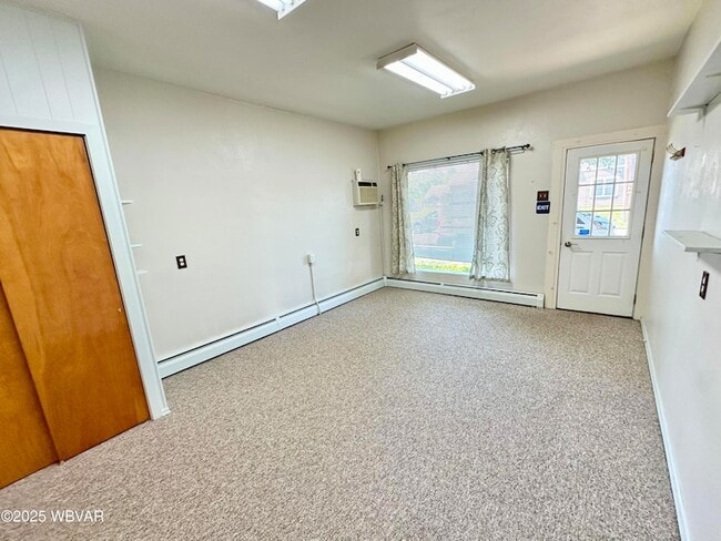 Foto del edificio - 1222 Clayton Ave