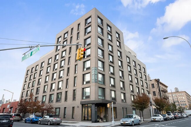 Foto del edificio - 44-72 11th St