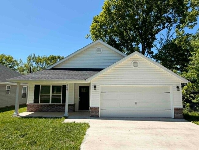 Building Photo - Charming 3 bedroom / 2 bathroom home in Oronogo Mo!! Fenced in Yard!! - Spacious and Move in Ready!!