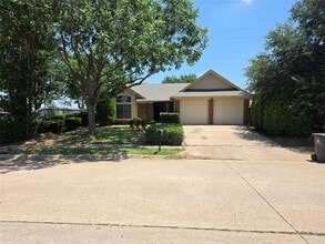 Building Photo - 4735 Hollow Tree Dr