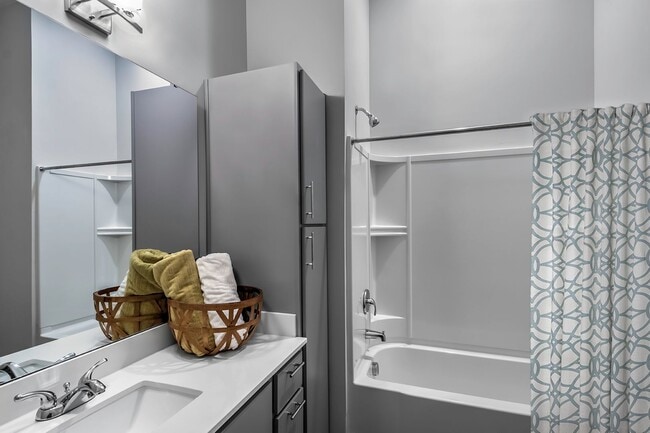 Building Photo - 1 Bedroom Apartment in the heart of NoDa, ...