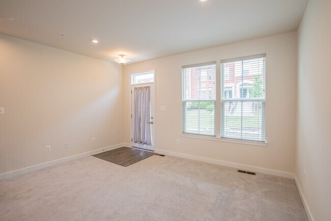 Building Photo - Lovely 3 BR/3.5 BA EOG Townhome in Elkridge!