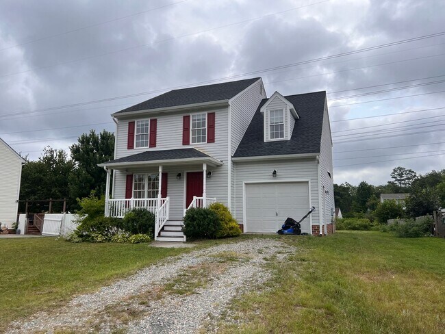 Building Photo - Beautiful 4 Bedroom, 2.5 Bathroom Home in ...