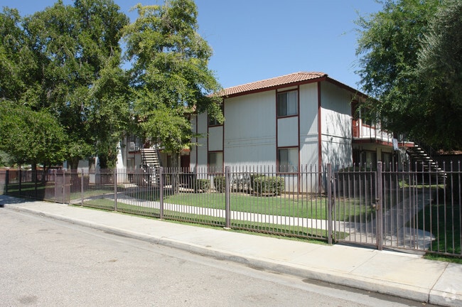 Building Photo - Springwood Court Apts
