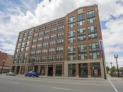 Foto del edificio - 2310 S Michigan Ave