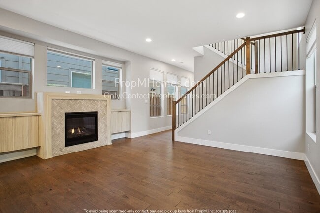 Building Photo - Modern Escape in St. Johns! Three Bedrooms...