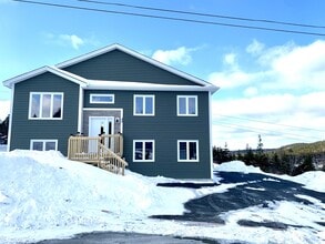 Building Photo - 46 Markham Dr