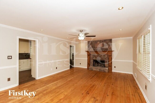 Foto del edificio - 4295 Hickory Point Dr