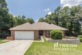 Primary Photo - 305 Emerald Trace Jonesboro GA