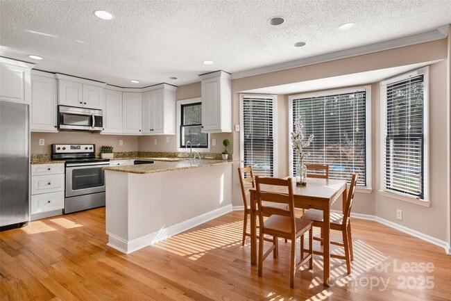 Foto del edificio - 4601 Linda Kay Dr