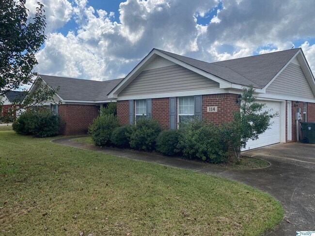 Building Photo - 114 Beaconsfield Dr