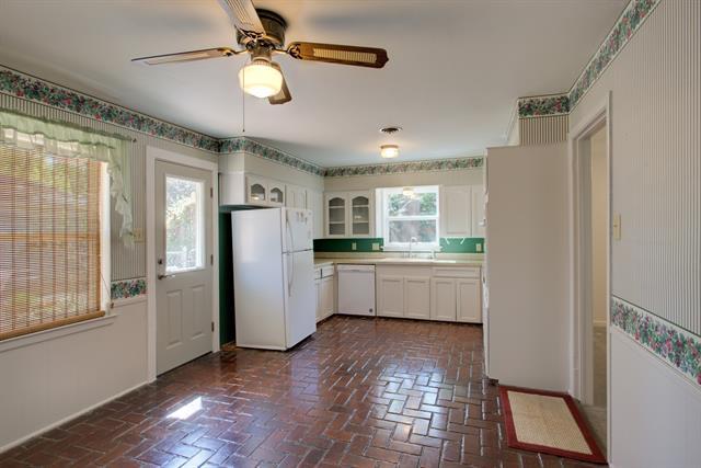Building Photo - 729 Dumont Dr