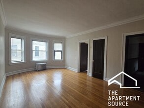 Building Photo - 4527 N Paulina St