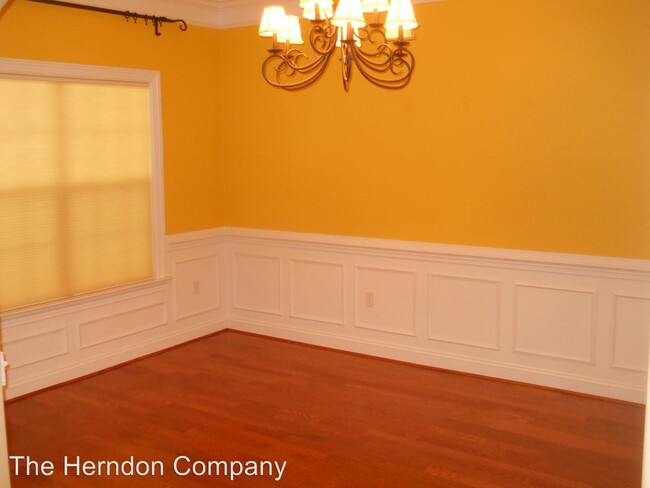 Building Photo - 4 br, 2 bath House - 5972 Lakeshore Drive