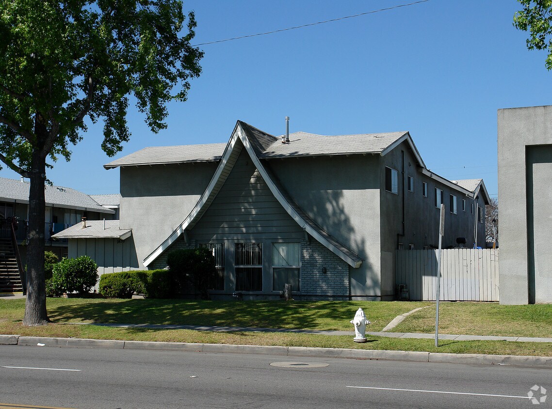 Foto del edificio - 1430 S Raitt St
