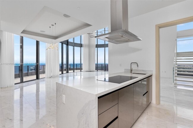 Building Photo - 1000 Brickell Plaza