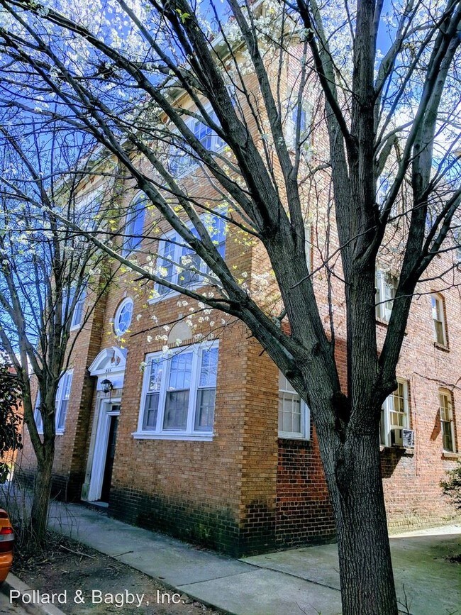 Building Photo - 905 N Belmont Ave