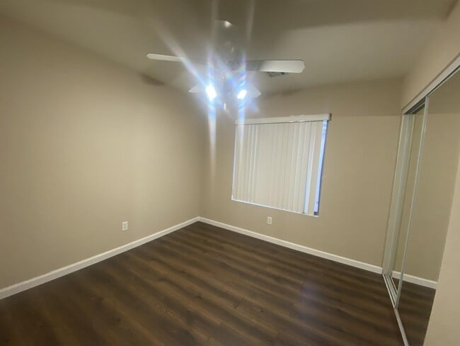 Foto del edificio - 9613 Cedar Park Ave