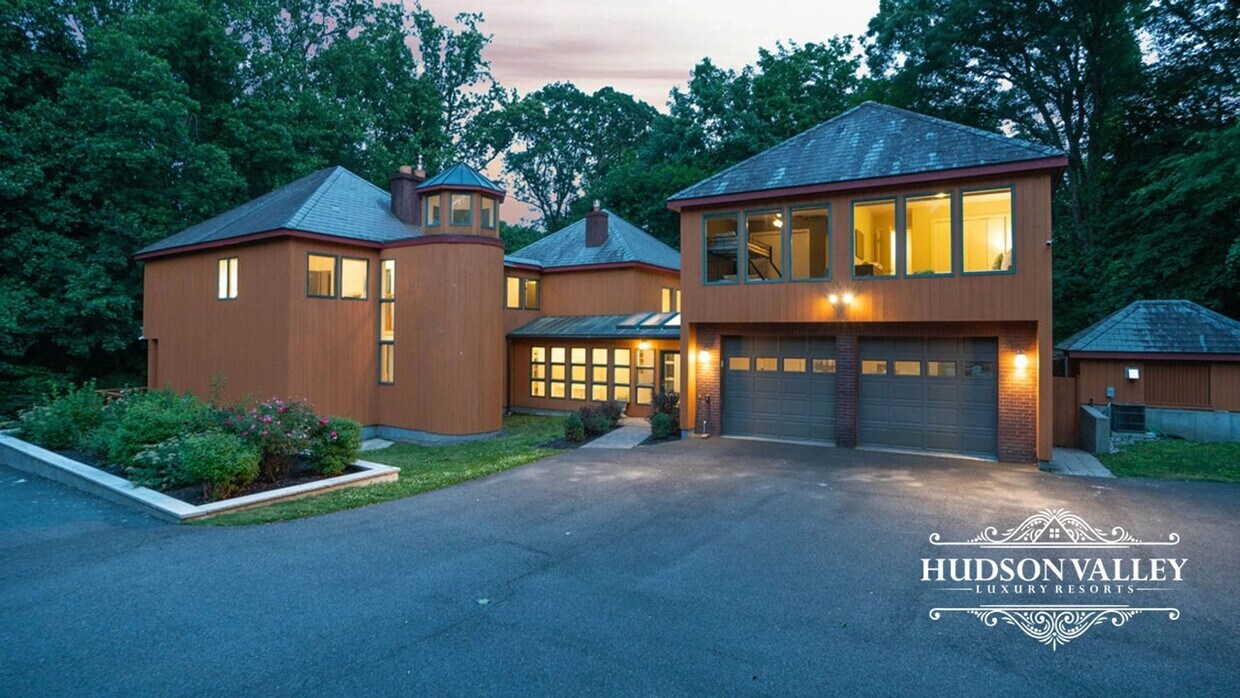 Primary Photo - Soleil – 7-Bedroom, 7-Bathroom Luxury Esta...