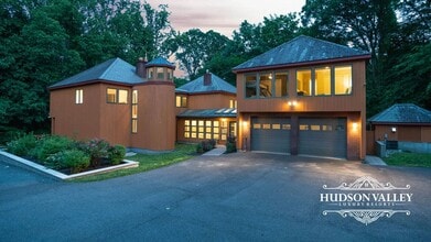 Building Photo - 101 S Manor Dr