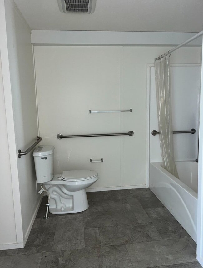 Building Photo - Earls Lot # 7