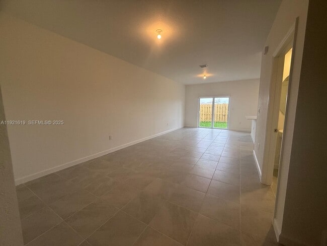 Foto del edificio - 2746 SE 24th Terrace