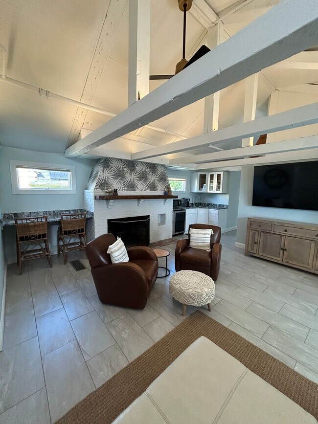 Foto del edificio - West Dennis 1 Bedroom- Back