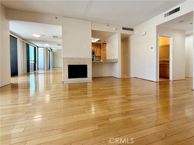 Foto del edificio - 600 W 9th St