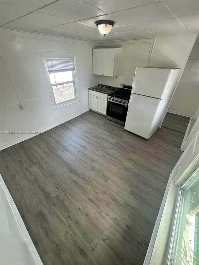Foto del edificio - 25 SW 10th St