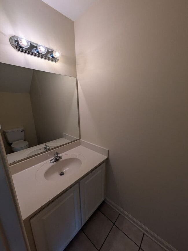 Building Photo - 2BD/2.5BA Unit at Water Oaks