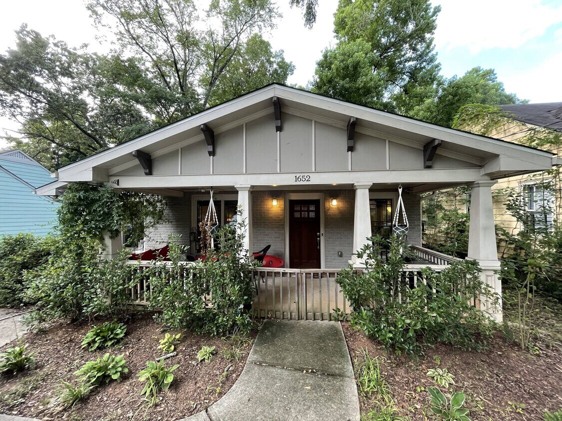 Foto principal - 1652 Flat Shoals Rd SE