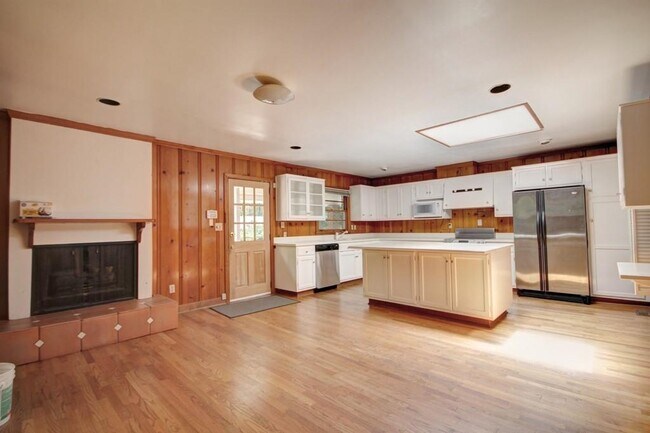 Building Photo - 2396 Lavista Rd NE