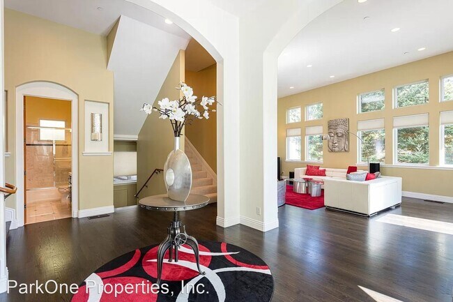 Foto del edificio - 3 br, 3 bath House - 7164 Buckingham Blvd